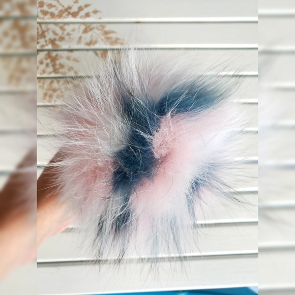 NWT Fury Pom KyiKyi Knitted Beanie Ivory - Picture 2 of 4